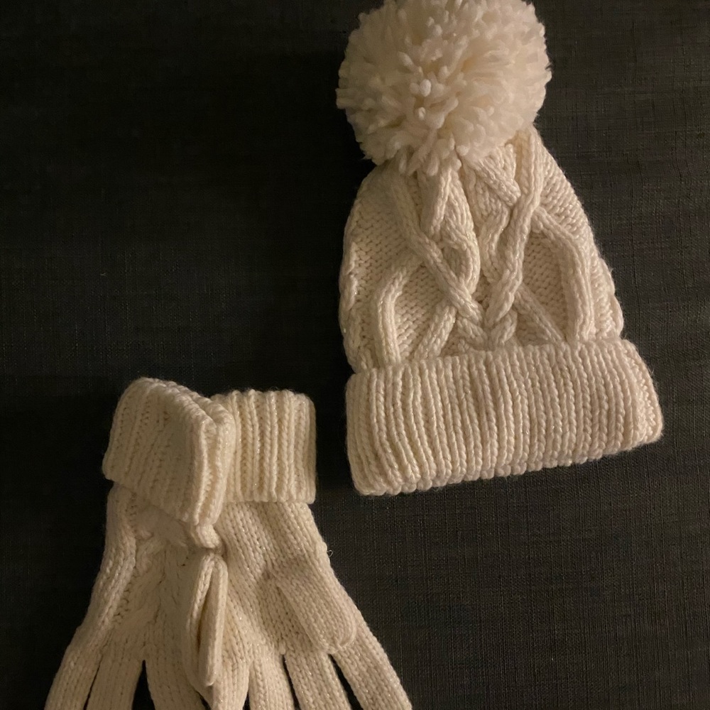 Hat and gloves